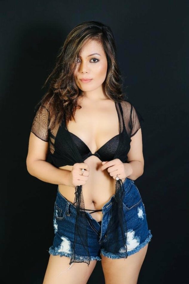 Komal Sharma 1