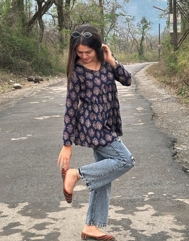 Komal - Escort Agency