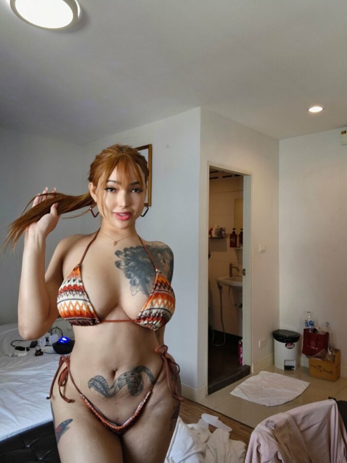 Juicy Valerie 20
