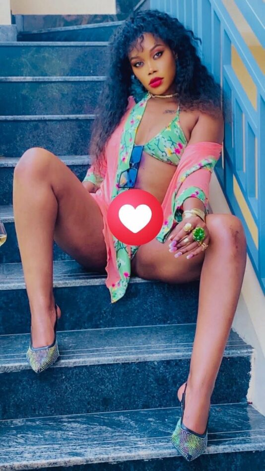 Rihanna 6